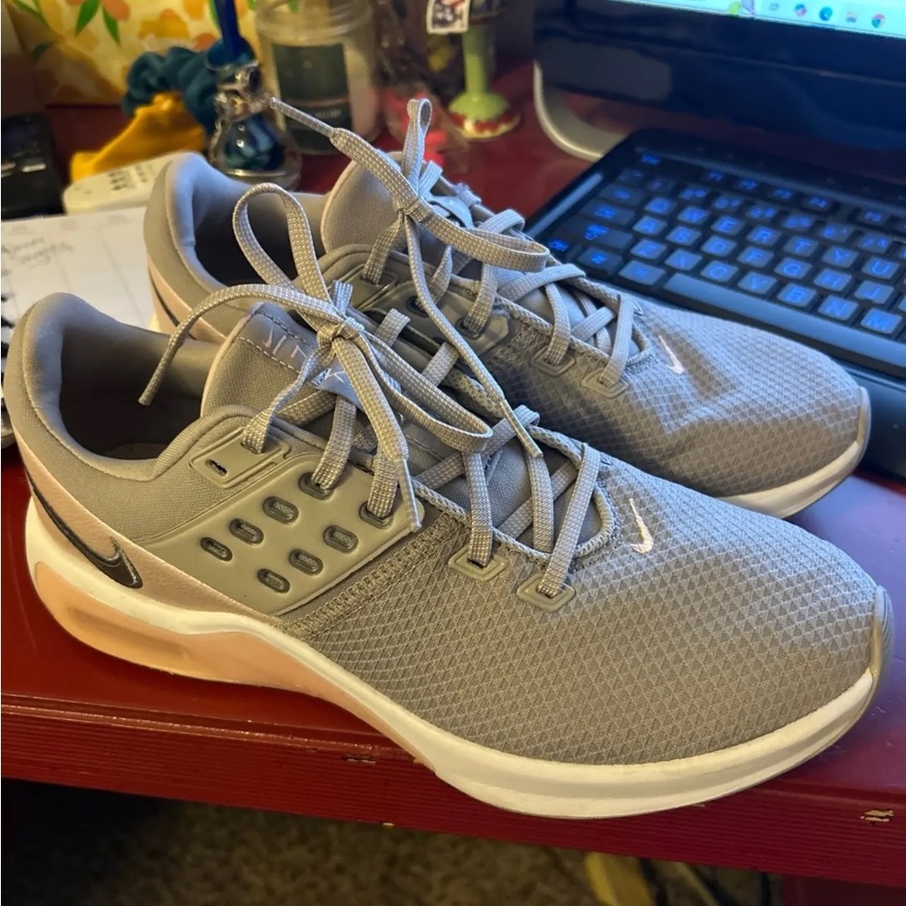 SIZE 10 WOMEN'S NIKE AIR MAX BELLA TR 4 COLLEGE GREY PINK SNEAKERS CW3398-004